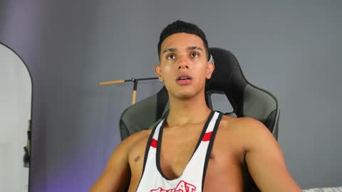 Snapshot of busterspinter chatting on May 24, 2026, 2:33 pm Buster independent model online show from May 24, 2026, 2:33 pm