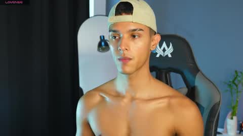 Snapshot of busterspinter chatting on May 28, 2026, 5:10 pm Buster independent model online show from May 28, 2026, 5:10 pm