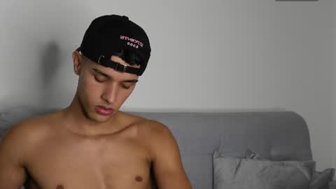 Snapshot of busterspinter chatting on June 18, 2026, 12:22 am Buster independent model online show from June 18, 2026, 12:22 am