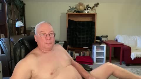 Snapshot of bustyballs100 chatting on November 17, 2025, 2:23 pm bustyballs100 online show from November 17, 2025, 2:23 pm