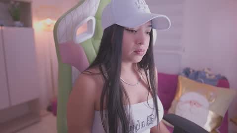 Snapshot of buttercup_li_ chatting on November 19, 2025, 7:36 pm zafiro online show from November 19, 2025, 7:36 pm