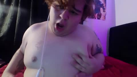 Snapshot of buttercup_milk chatting on February 7, 2026, 5:00 am Dylan online show from February 7, 2026, 5:00 am