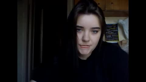 butterfly18988 online show from October 22, 2025, 6:57 am