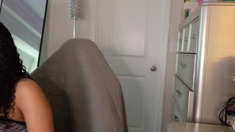 butterfly booty online show from May 2, 2026, 2:00 pm
