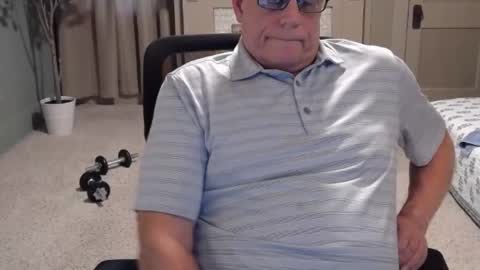 Snapshot of buttnakedfun954737 chatting on January 21, 2025, 7:28 pm Miles online show from January 21, 2025, 7:28 pm