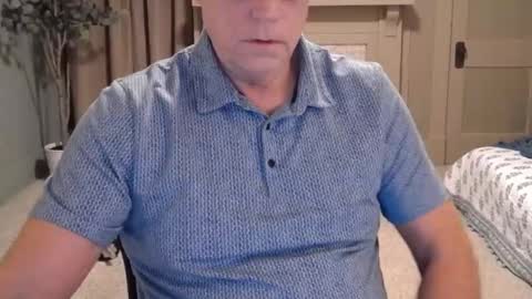 Snapshot of buttnakedfun954737 chatting on January 22, 2025, 9:46 am Miles online show from January 22, 2025, 9:46 am