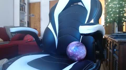 bwall1425 online show from January 10, 2025, 6:38 pm