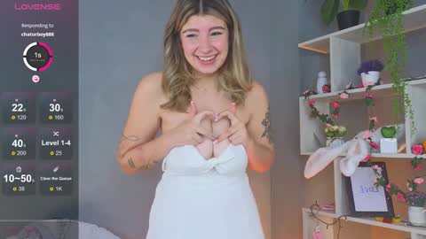 Snapshot of byteblush chatting on December 4, 2024, 2:26 pm Kira online show from December 4, 2024, 2:26 pm