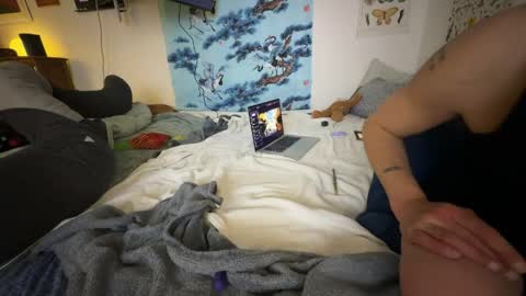 c2cmee online show from April 22, 2026, 7:11 am