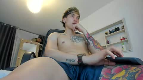 Snapshot of c_o_c_a__c_o_l_o chatting on June 17, 2026, 1:30 am camilo online show from June 17, 2026, 1:30 am