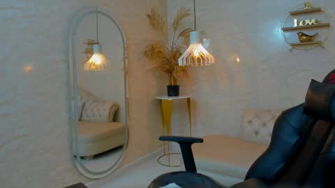 Snapshot of caamii_sweett chatting on May 20, 2026, 8:04 pm Camii Sweet online show from May 20, 2026, 8:04 pm