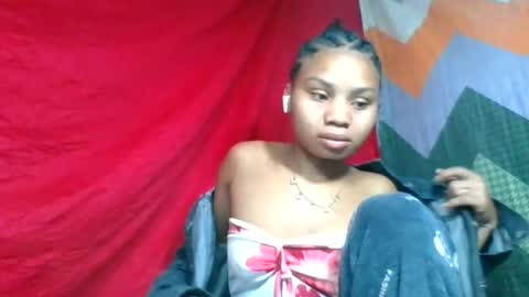 Snapshot of caella98 chatting on July 1, 2026, 7:54 am caella98 online show from July 1, 2026, 7:54 am