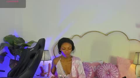Cahitlin  online show from May 26, 2026, 7:04 am