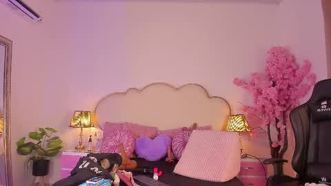 Cahitlin  online show from July 7, 2026, 5:54 am