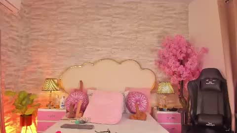 Cahitlin  online show from August 6, 2026, 5:53 am