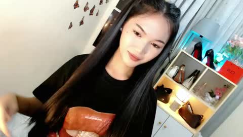 Snapshot of caitlin_x chatting on June 6, 2026, 8:13 pm caitlin online show from June 6, 2026, 8:13 pm