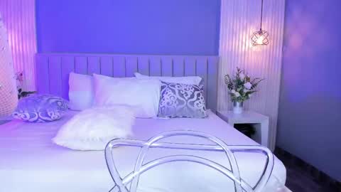 Caitlyn  online show from October 7, 2025, 11:02 pm