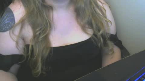 Calie online show from June 11, 2026, 1:05 am
