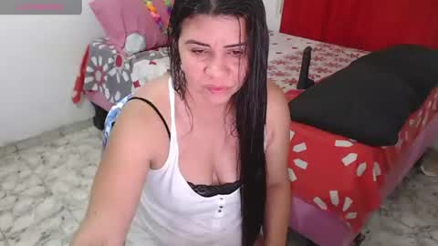 Snapshot of caliente_in_passion chatting on June 20, 2026, 4:04 am caliente_in_passion online show from June 20, 2026, 4:04 am