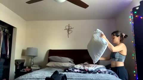 Snapshot of calishop1 chatting on February 12, 2025, 4:11 pm calishop1 online show from February 12, 2025, 4:11 pm