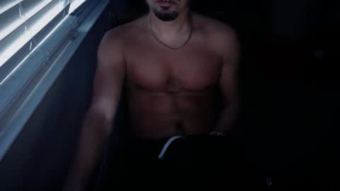 Snapshot of caliwine1306 chatting on March 16, 2026, 1:33 am caliwine1306 online show from March 16, 2026, 1:33 am