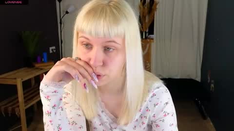 Snapshot of call_me_heaven chatting on May 31, 2026, 3:19 pm Good girl Ann online show from May 31, 2026, 3:19 pm