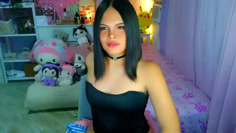 Snapshot of callme_mia chatting on July 7, 2026, 7:23 am Mia online show from July 7, 2026, 7:23 am