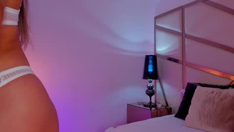 Snapshot of callmeanna_ chatting on November 22, 2025, 11:48 pm Anna Banana online show from November 22, 2025, 11:48 pm