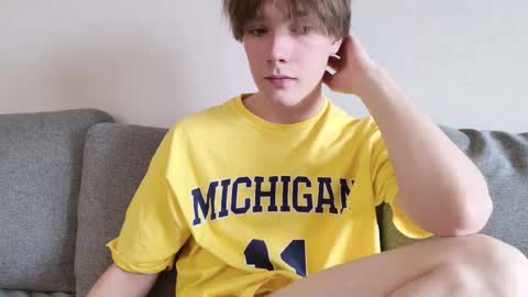 Snapshot of callmenineoneseven chatting on October 13, 2025, 8:03 am Nick online show from October 13, 2025, 8:03 am