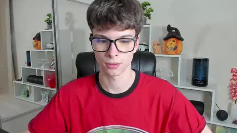 Snapshot of calvin_loves_you chatting on February 21, 2025, 7:10 pm Hey I am Calvin online show from February 21, 2025, 7:10 pm