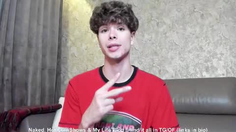 Snapshot of calvin_loves_you chatting on September 16, 2025, 6:20 pm Hey I am Calvin online show from September 16, 2025, 6:20 pm