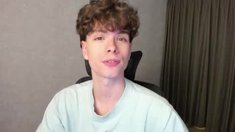 Snapshot of calvin_loves_you chatting on February 10, 2026, 5:17 pm Hey I am Calvin online show from February 10, 2026, 5:17 pm