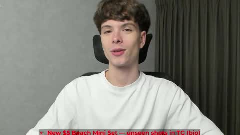 Snapshot of calvin_loves_you chatting on March 3, 2026, 6:14 pm Hey I am Calvin online show from March 3, 2026, 6:14 pm