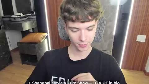 Snapshot of calvin_loves_you chatting on June 27, 2026, 5:40 pm Hey I am Calvin online show from June 27, 2026, 5:40 pm