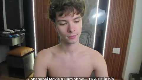 Snapshot of calvin_loves_you chatting on July 14, 2026, 3:18 pm Hey I am Calvin online show from July 14, 2026, 3:18 pm