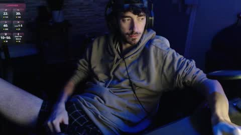 Snapshot of calvin_tanner chatting on December 2, 2025, 9:25 am calvin_tanner online show from December 2, 2025, 9:25 am