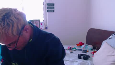 Snapshot of calvinjohnlad chatting on February 18, 2025, 7:54 am Calvinjohnlad online show from February 18, 2025, 7:54 am