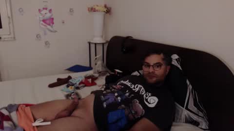 Snapshot of calvinjohnlad chatting on November 19, 2025, 8:53 pm Calvinjohnlad online show from November 19, 2025, 8:53 pm