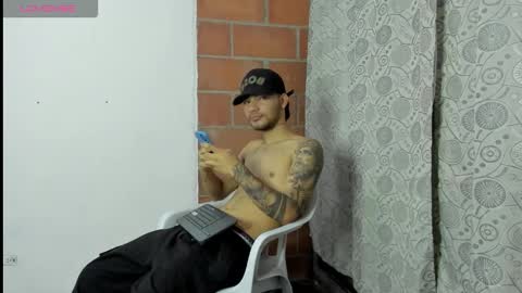 Snapshot of calvinparker_ chatting on December 20, 2025, 5:03 am Calvin online show from December 20, 2025, 5:03 am