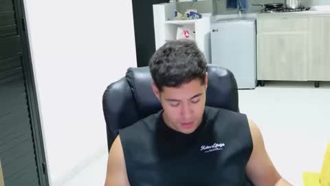 camara110 online show from February 25, 2026, 1:04 am