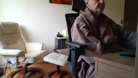 Snapshot of camcologne chatting on November 4, 2025, 10:36 am camcologne online show from November 4, 2025, 10:36 am