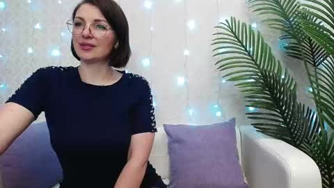camelia_lillie online show from May 15, 2026, 11:23 pm