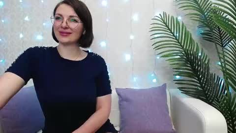 camelia_lillie online show from May 15, 2026, 11:34 pm