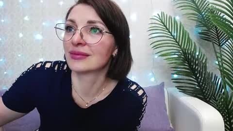 camelia_lillie online show from May 15, 2026, 11:56 pm