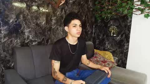 Snapshot of cameron_lux4 chatting on January 7, 2026, 4:04 am CAMERON online show from January 7, 2026, 4:04 am