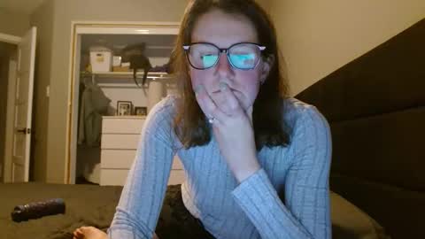 Snapshot of camforfunmoment chatting on May 14, 2026, 12:17 am camforfunmoment online show from May 14, 2026, 12:17 am