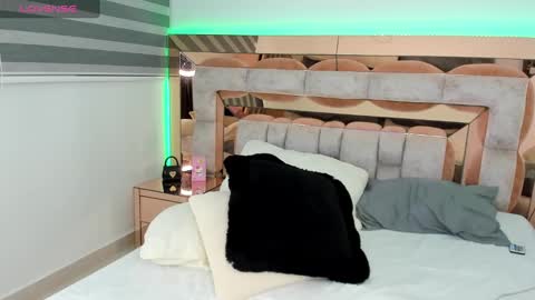 Snapshot of cami_lovers1 chatting on December 4, 2024, 4:32 am camii online show from December 4, 2024, 4:32 am