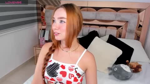 Snapshot of cami_lovers1 chatting on January 23, 2025, 12:46 am camii online show from January 23, 2025, 12:46 am