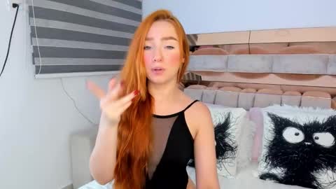 Snapshot of cami_lovers1 chatting on November 25, 2025, 12:21 am camii online show from November 25, 2025, 12:21 am