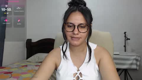 Camila Valbuena online show from February 4, 2026, 1:33 am